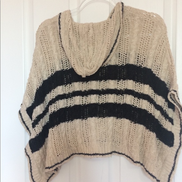 Justice poncho - Picture 3 of 3